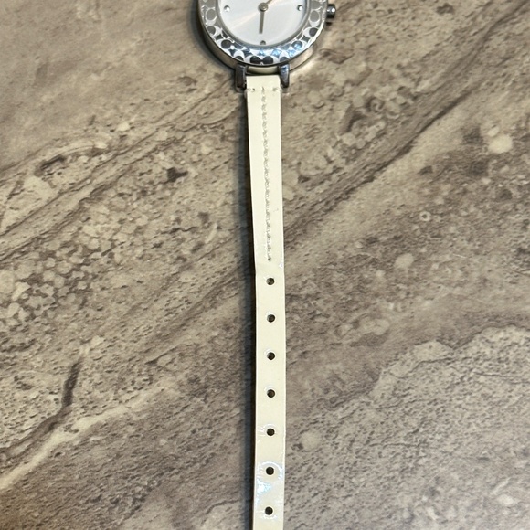 Coach Bridgit Wrist Watch Ivory White Leather Silver Stainless Steel Y2k 2000s - Picture 4 of 10